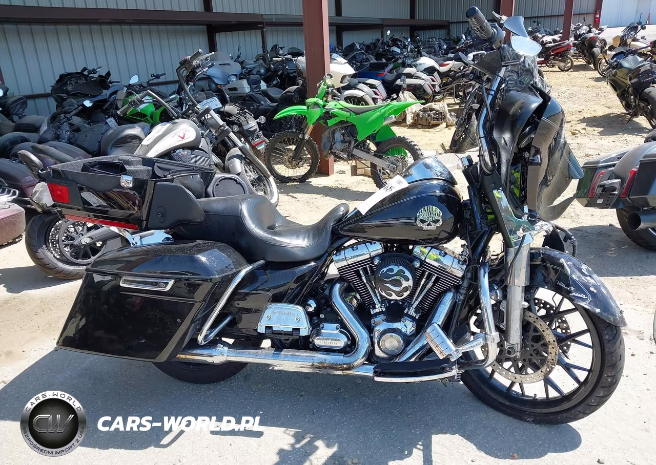 2011 Harley-Davidson Flhtcu VIN:1HD1FC418BB626828 - 12
