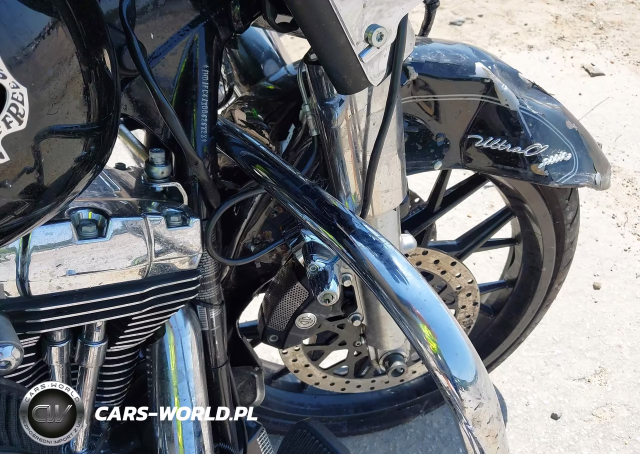 2011 Harley-Davidson Flhtcu VIN:1HD1FC418BB626828 - 18