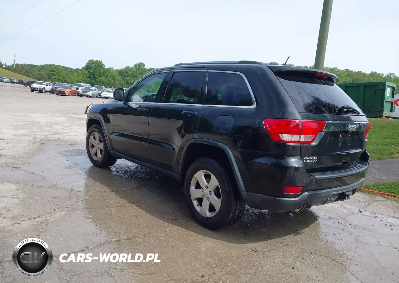 2012 Jeep Grand Cherokee Laredo VIN:1C4RJFAT8CC228735 - 3