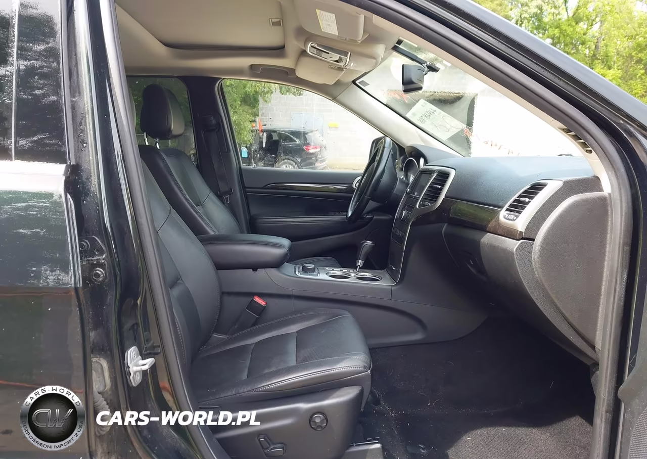 2012 Jeep Grand Cherokee Laredo VIN:1C4RJFAT8CC228735 - 5