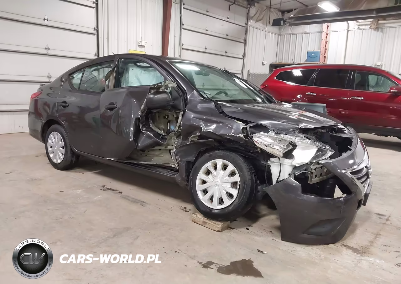 2015 Nissan Versa 1.6 S+