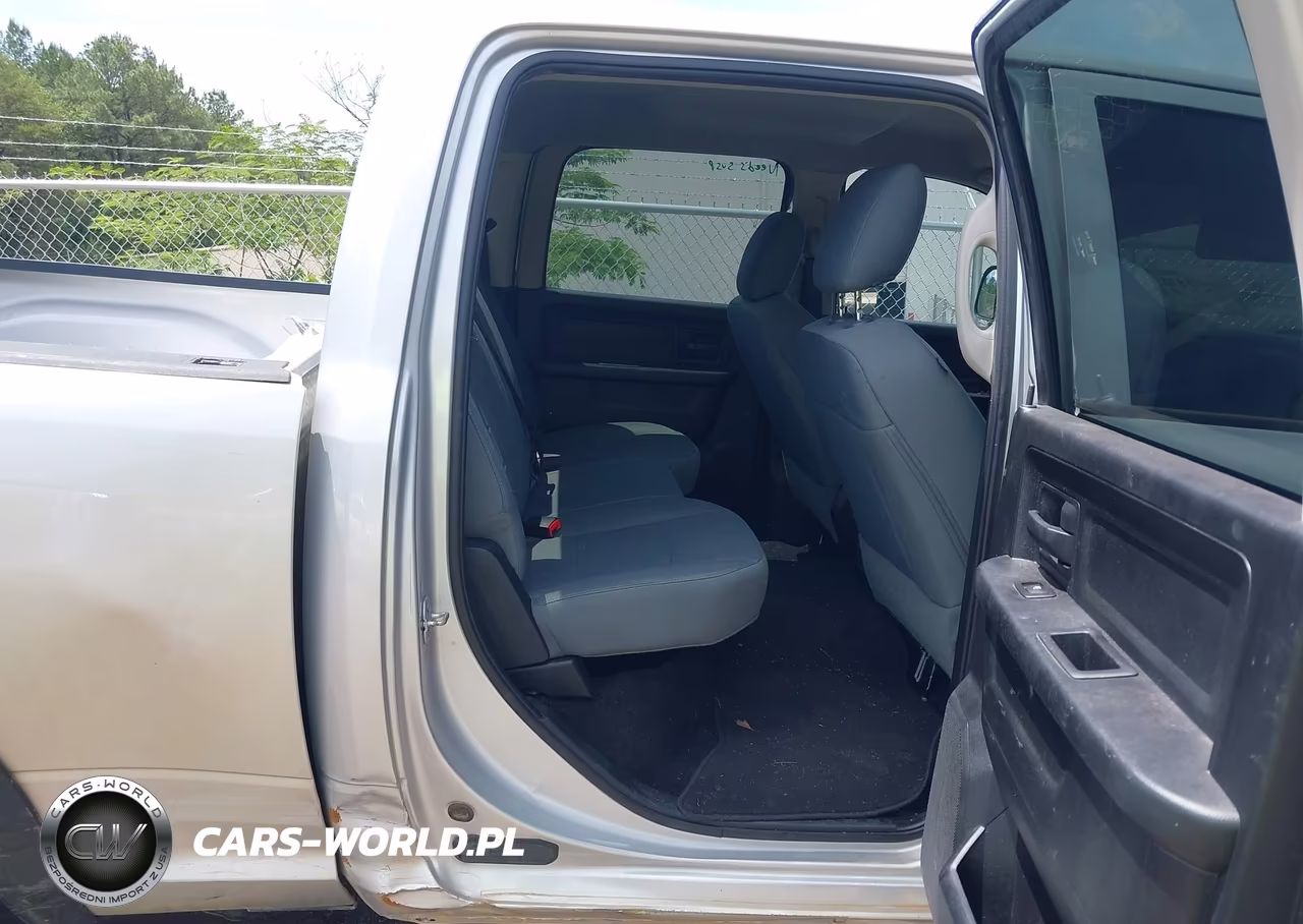 2017 Ram 2500 Tradesman 4X4 6'4 Box VIN:3C6UR5CJ1HG733603 - 8