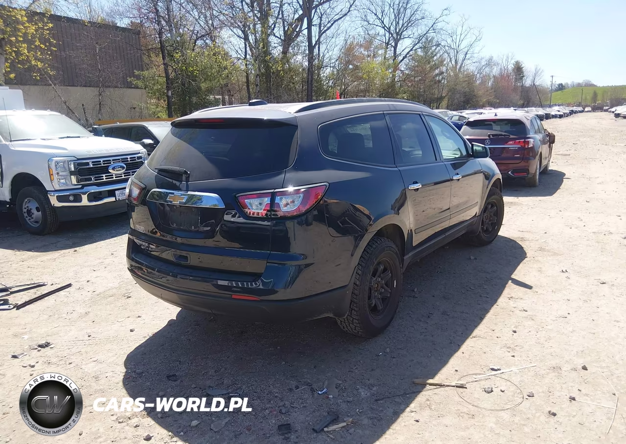 2017 Chevrolet Traverse Ls VIN:1GNKVFKD8HJ256638 - 4