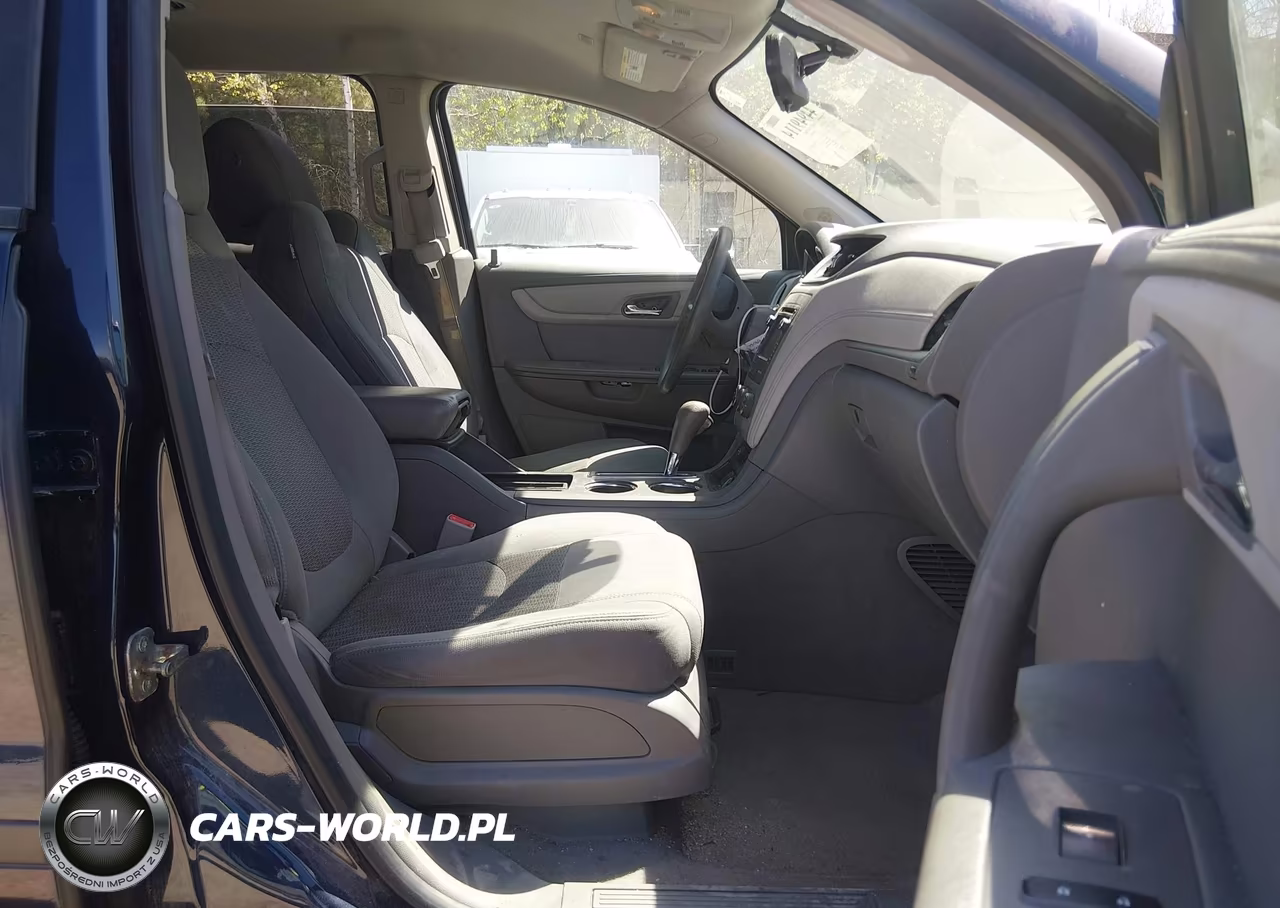 2017 Chevrolet Traverse Ls VIN:1GNKVFKD8HJ256638 - 5