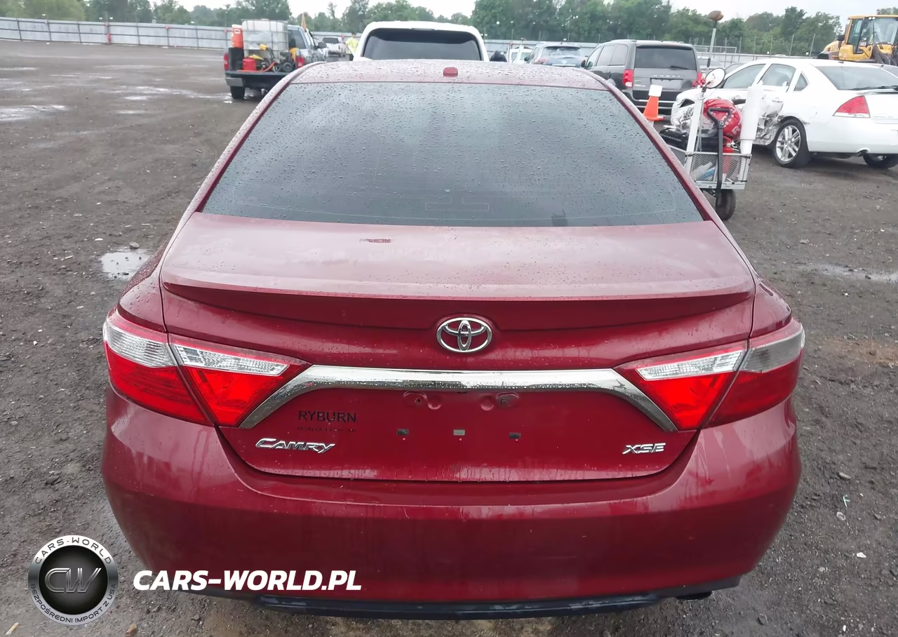 2016 Toyota Camry Xse VIN:4T1BF1FK3GU516339 - 17