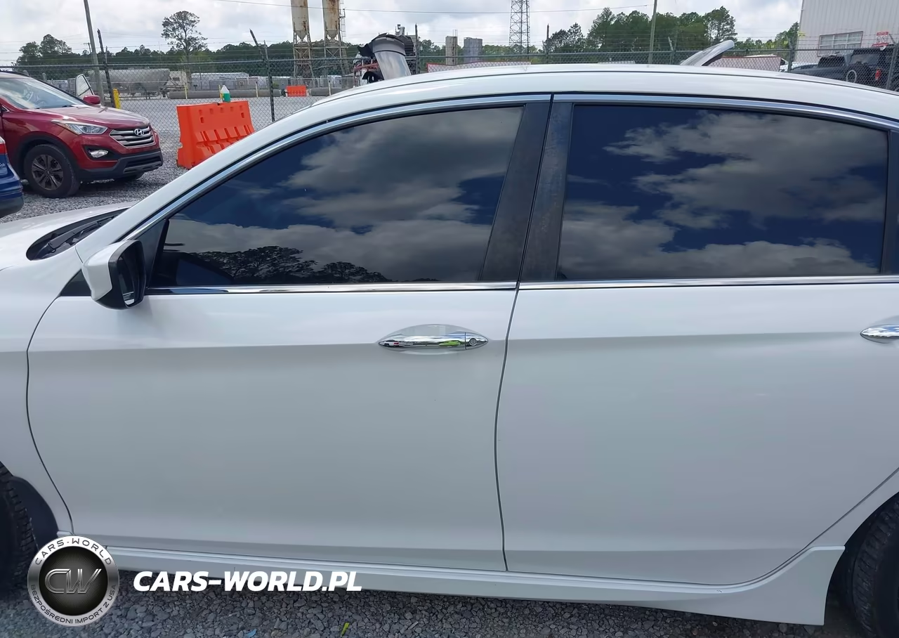 2017 Honda Accord Sport VIN:1HGCR2F55HA039661 - 14