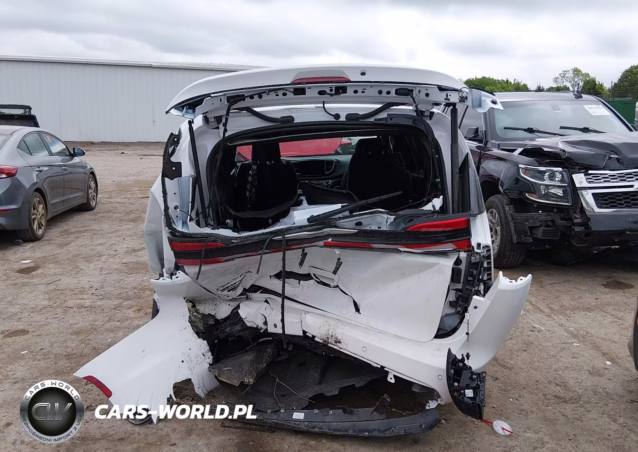 2025 Chrysler Pacifica Select VIN:2C4RC1BG6SR605163 - 17