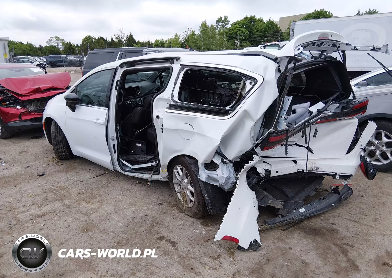 2025 Chrysler Pacifica Select VIN:2C4RC1BG6SR605163 - 3