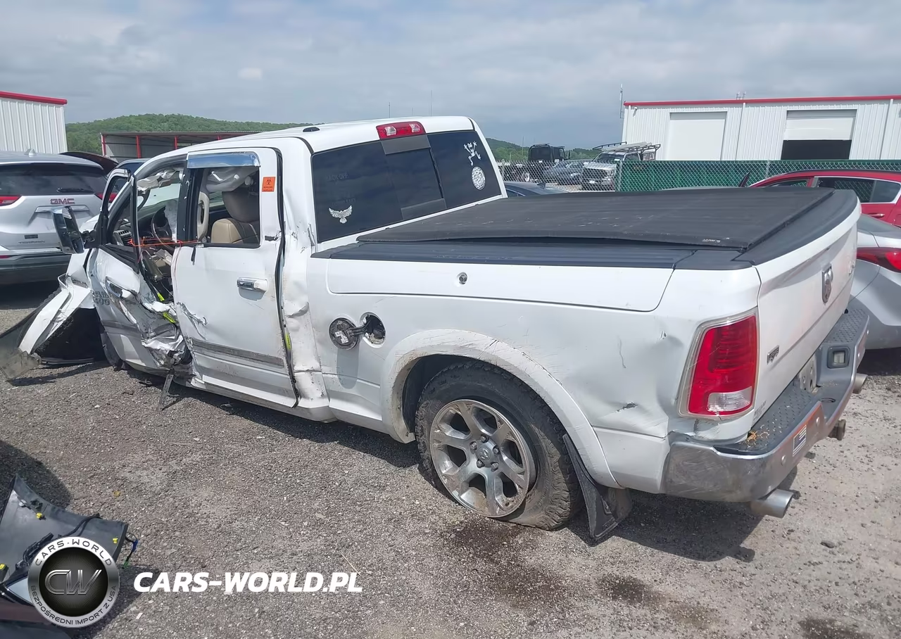 2015 Ram 1500 Laramie VIN:1C6RR7VTXFS589250 - 14