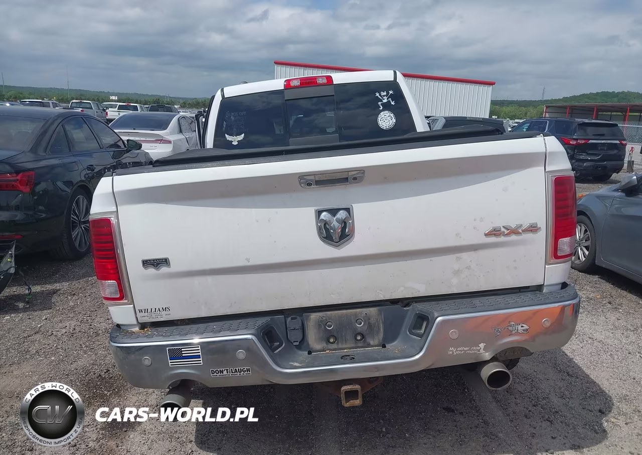 2015 Ram 1500 Laramie VIN:1C6RR7VTXFS589250 - 16