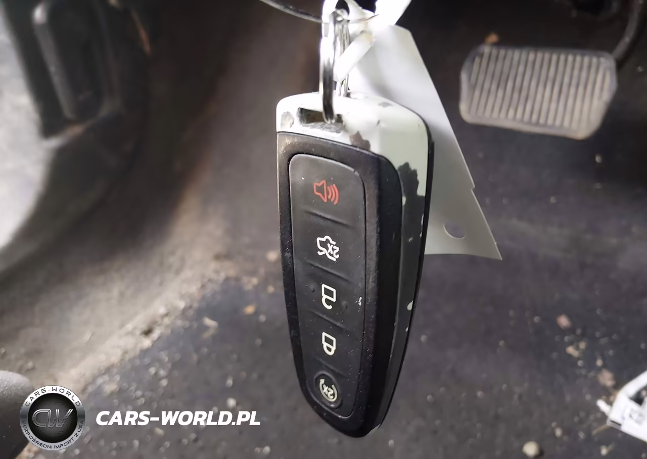 2014 Ford Focus Titanium VIN:1FADP3J2XEL389790 - 11