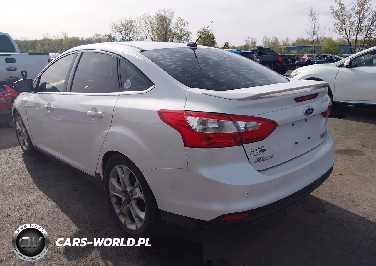 2014 Ford Focus Titanium VIN:1FADP3J2XEL389790 - 3