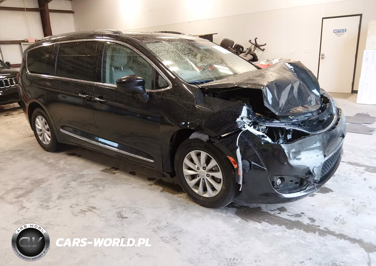 2017 Chrysler Pacifica Touring-L – zdjęcie 1 z 17