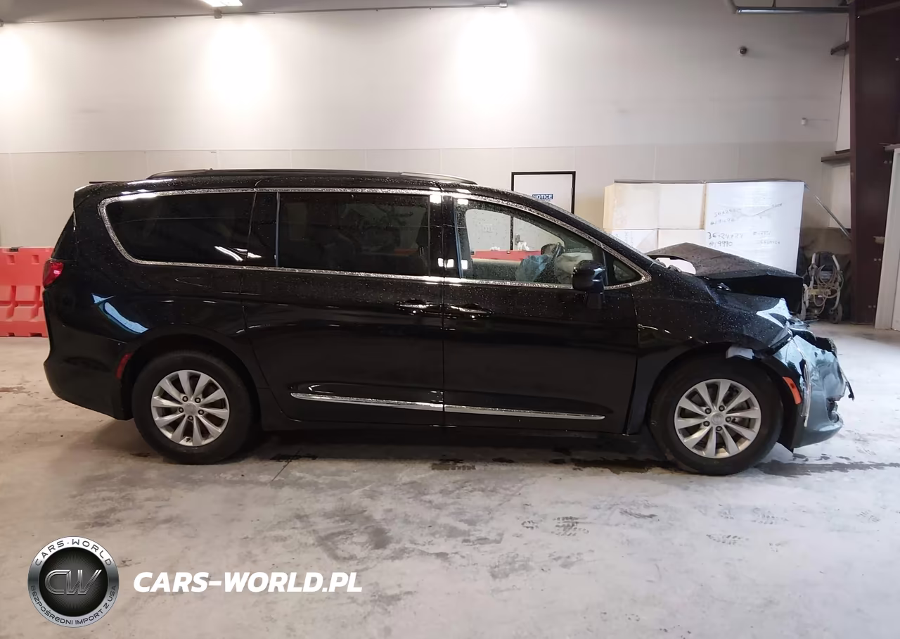 2017 Chrysler Pacifica Touring-L VIN:2C4RC1BG4HR530150 - 14