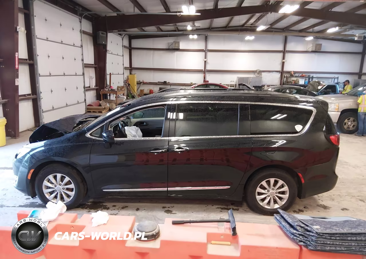 2017 Chrysler Pacifica Touring-L VIN:2C4RC1BG4HR530150 - 15