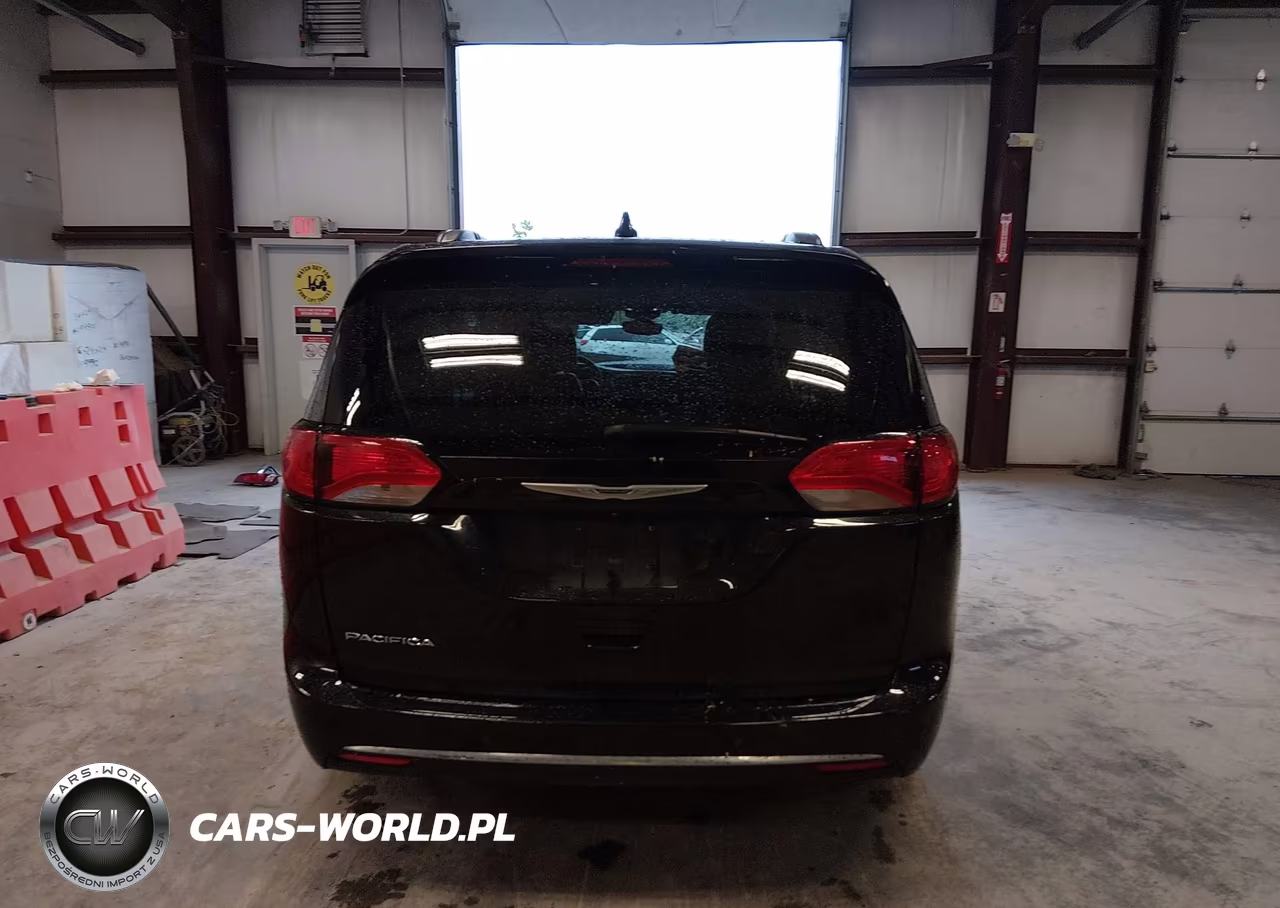 2017 Chrysler Pacifica Touring-L VIN:2C4RC1BG4HR530150 - 17