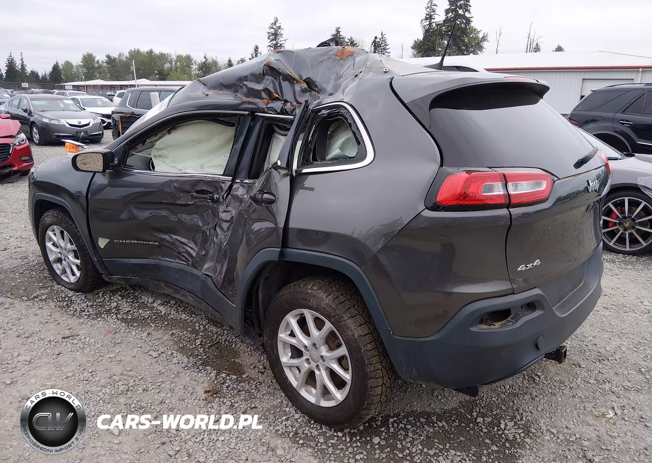 2018 Jeep Cherokee Latitude Plus 4X4 VIN:1C4PJMLB5JD562115 - 3