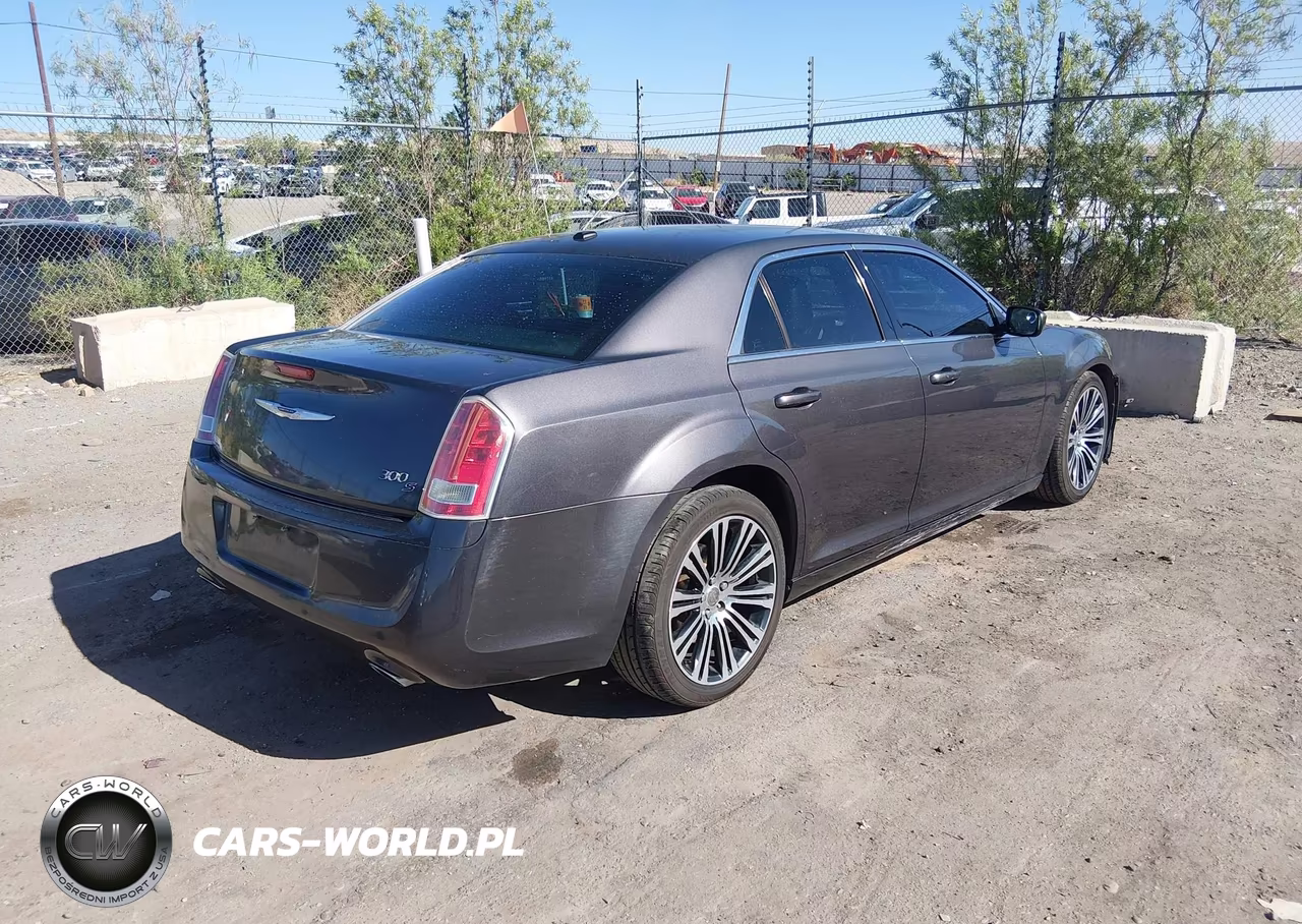 2013 Chrysler 300 300S VIN:2C3CCABG0DH595278 - 4