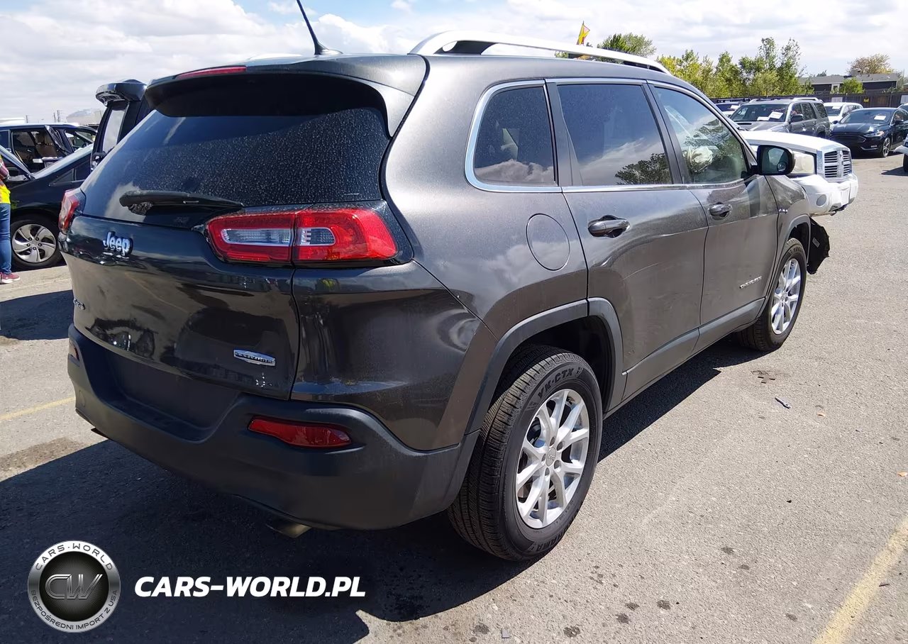 2014 Jeep Cherokee Latitude VIN:1C4PJMCS4EW230449 - 4