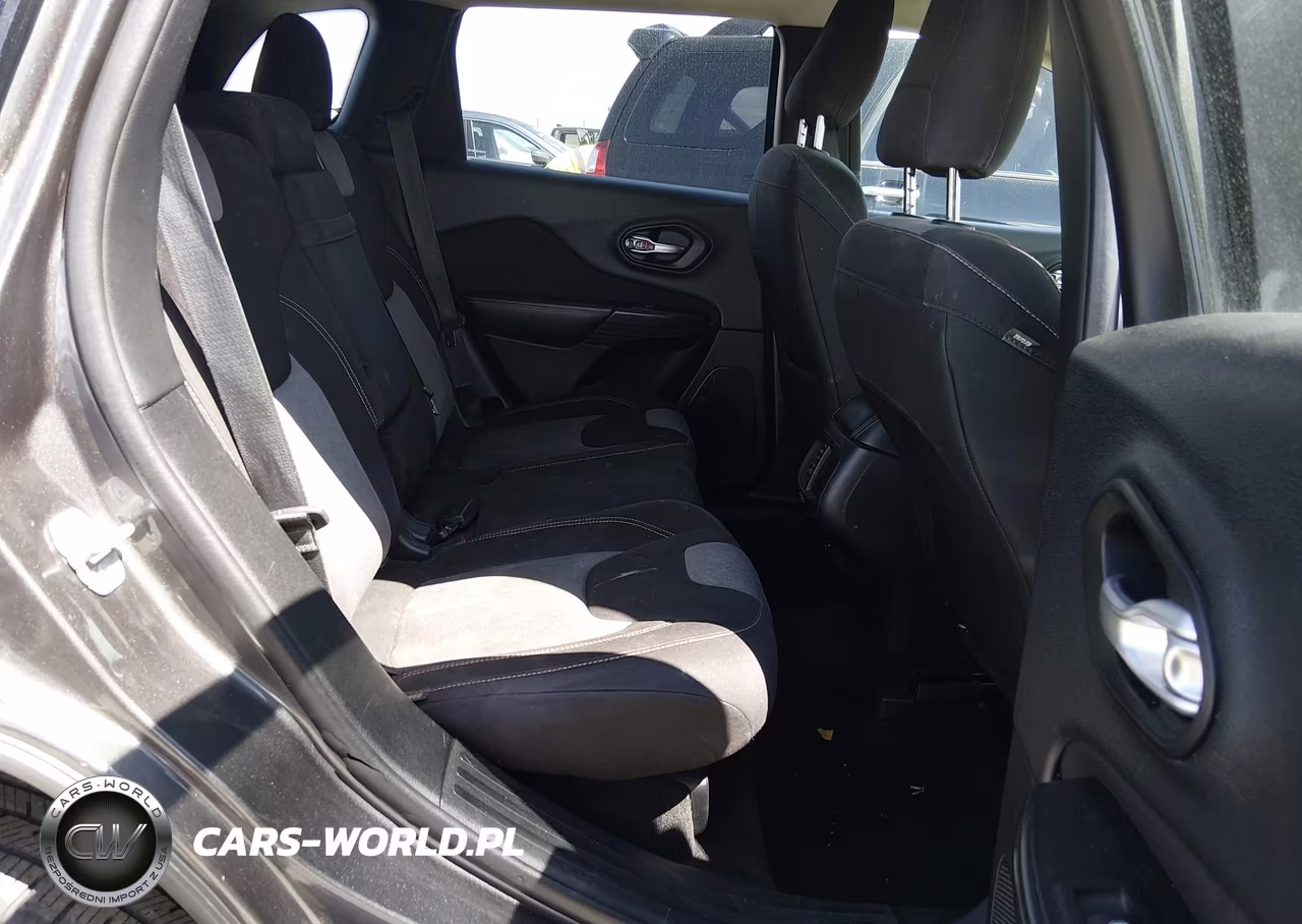 2014 Jeep Cherokee Latitude VIN:1C4PJMCS4EW230449 - 8