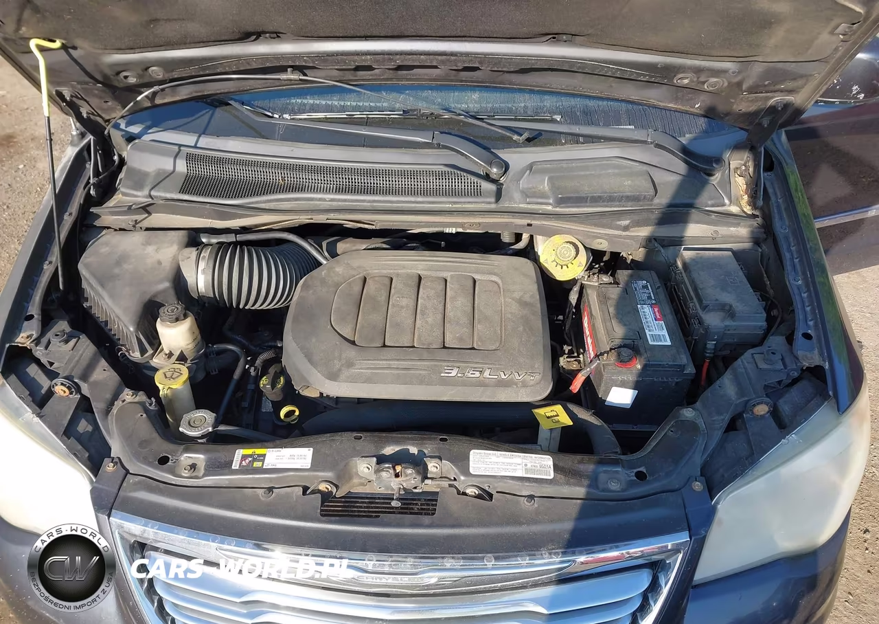 2014 Chrysler Town & Country Touring VIN:2C4RC1BG7ER111639 - 10