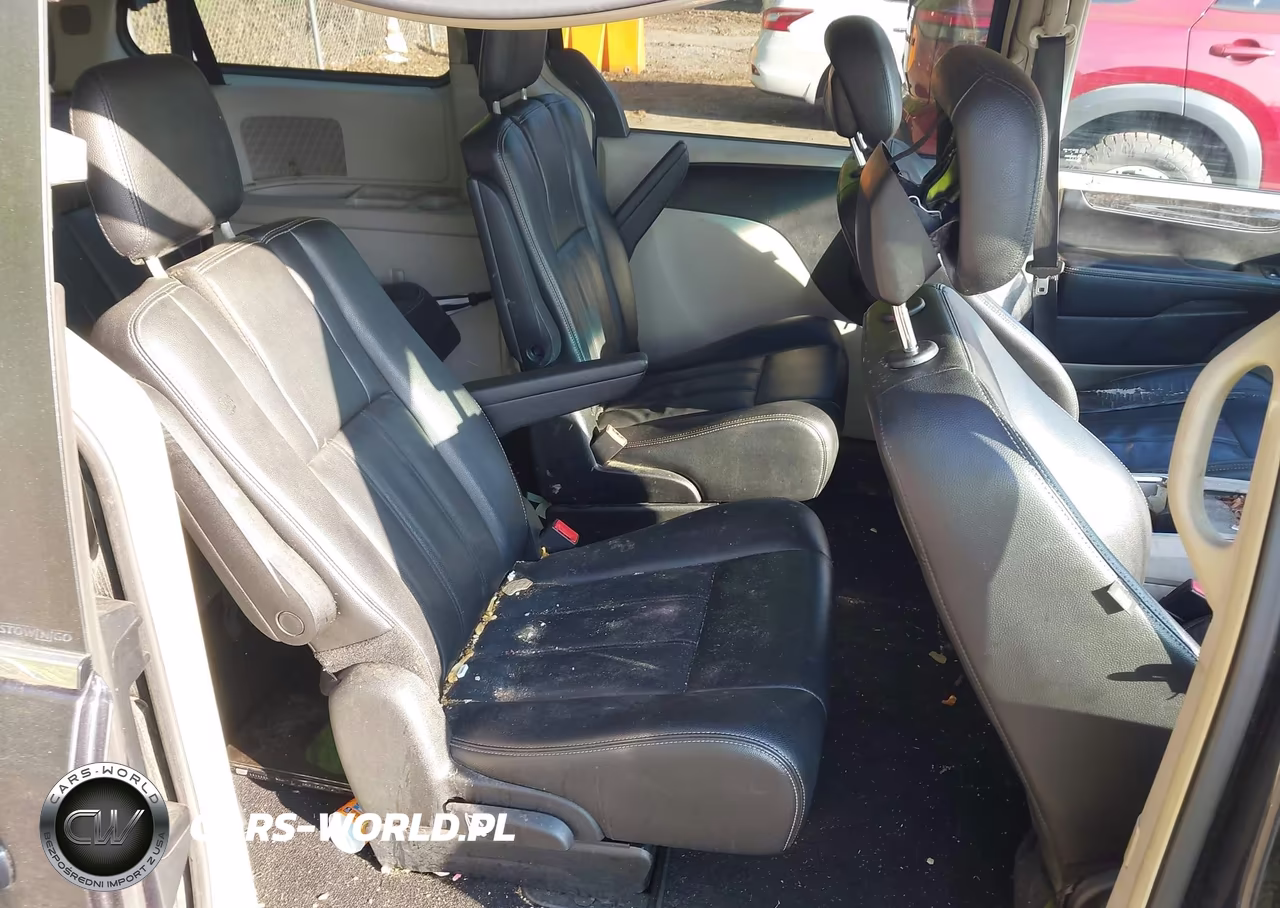 2014 Chrysler Town & Country Touring VIN:2C4RC1BG7ER111639 - 8