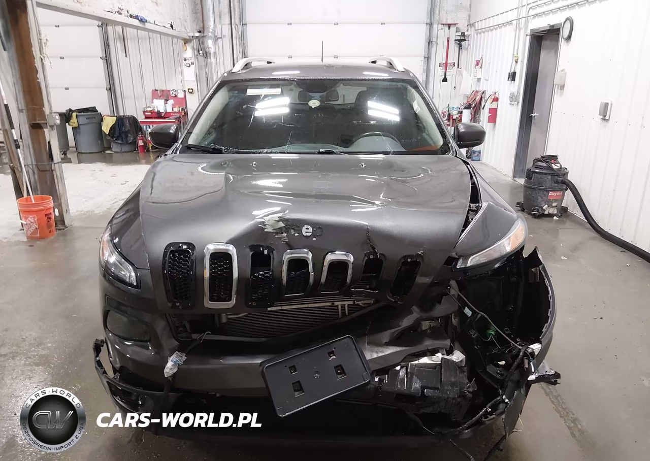 2018 Jeep Cherokee Latitude Plus 4X4 VIN:1C4PJMLB1JD545988 - 12