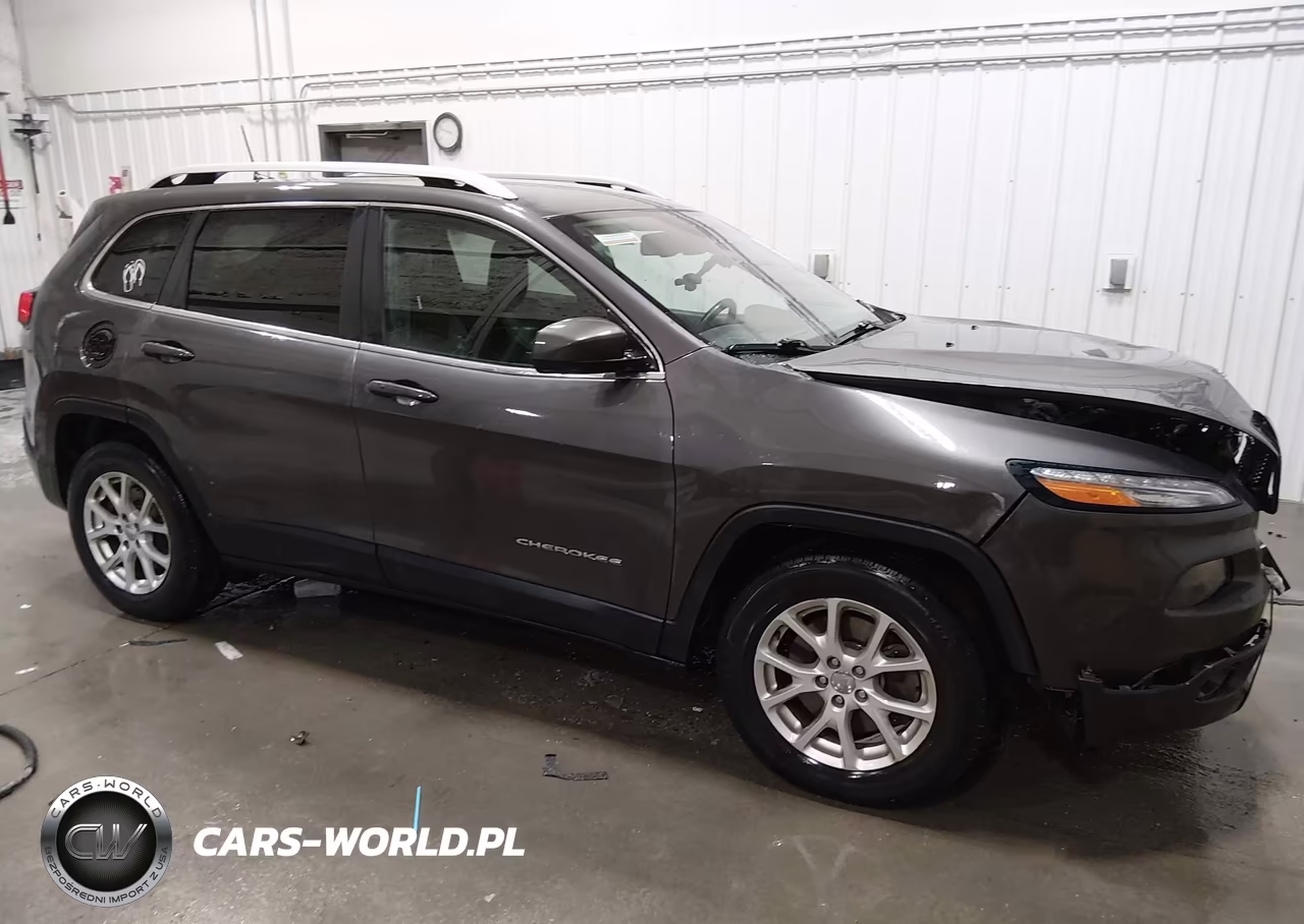 2018 Jeep Cherokee Latitude Plus 4X4 VIN:1C4PJMLB1JD545988 - 13