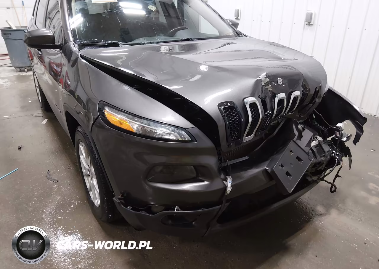 2018 Jeep Cherokee Latitude Plus 4X4 VIN:1C4PJMLB1JD545988 - 17