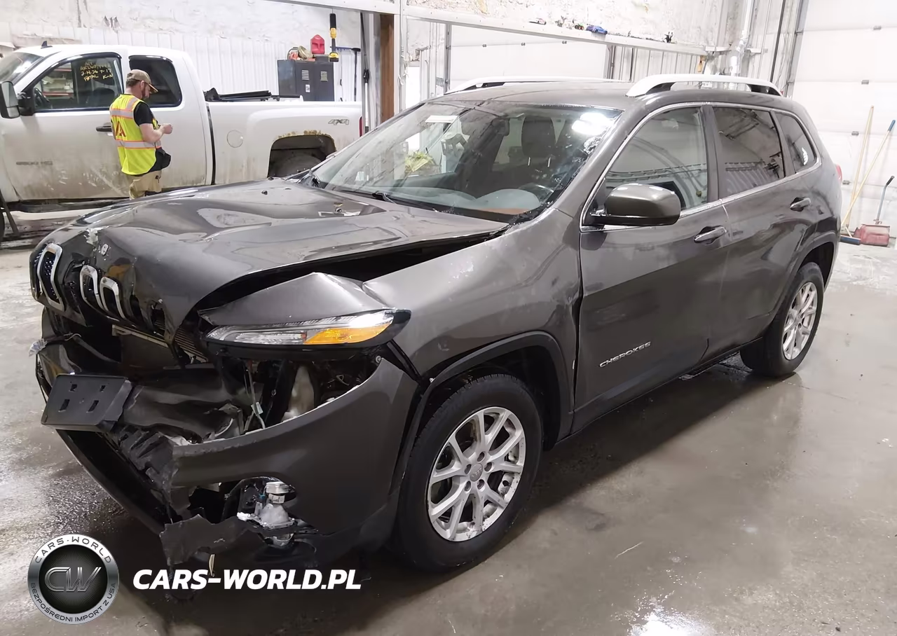 2018 Jeep Cherokee Latitude Plus 4X4 VIN:1C4PJMLB1JD545988 - 2