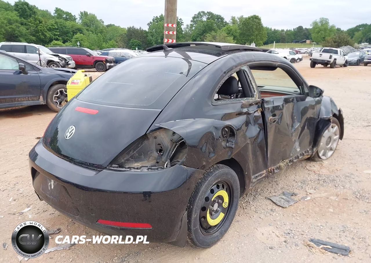 2013 Volkswagen Beetle 2.5L Fender Edition VIN:3VWHX7ATXDM645884 - 4