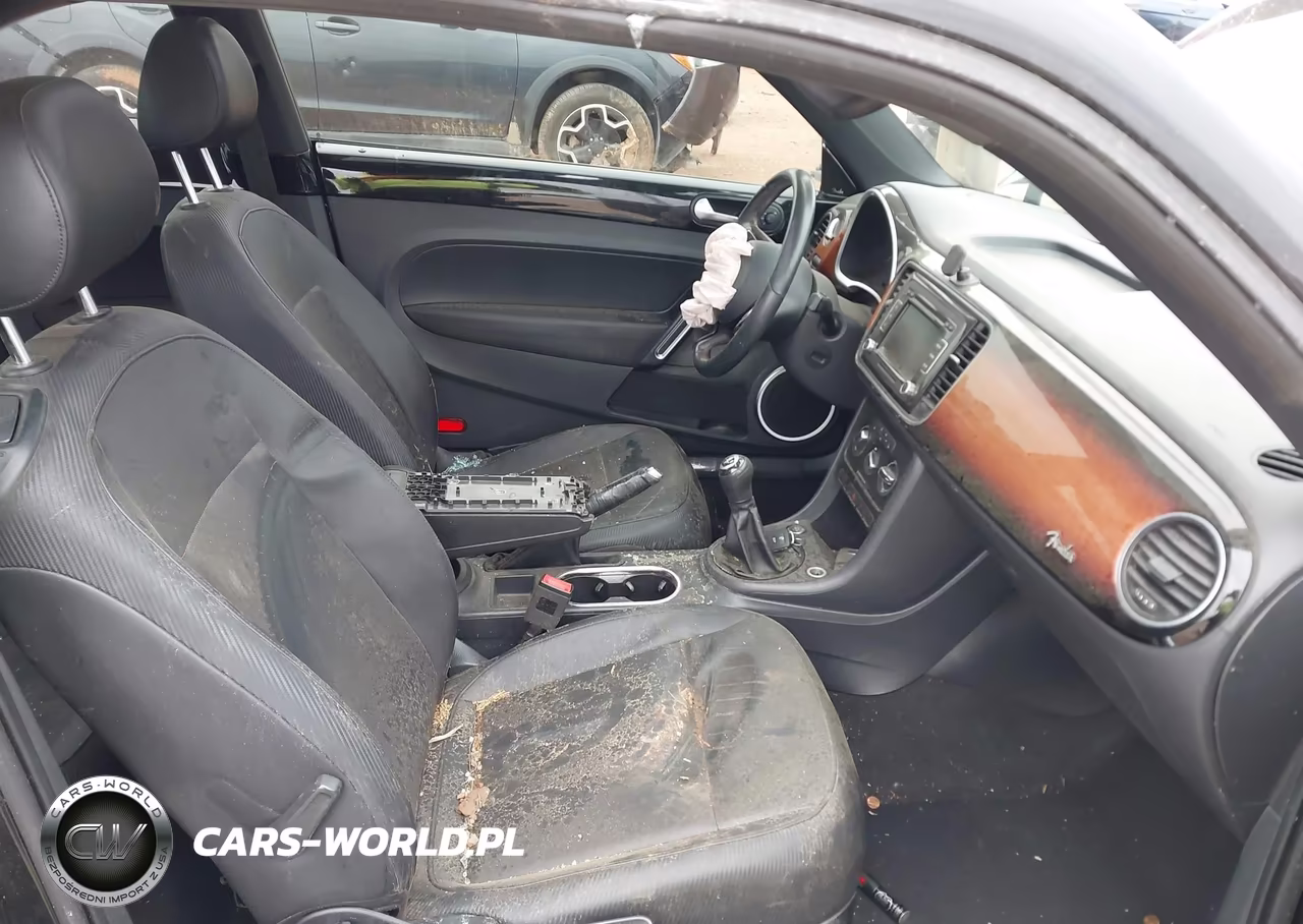 2013 Volkswagen Beetle 2.5L Fender Edition VIN:3VWHX7ATXDM645884 - 5