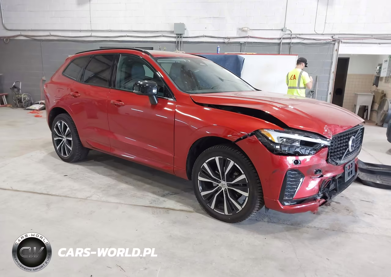 2023 Volvo Xc60 B5 Plus Dark Theme