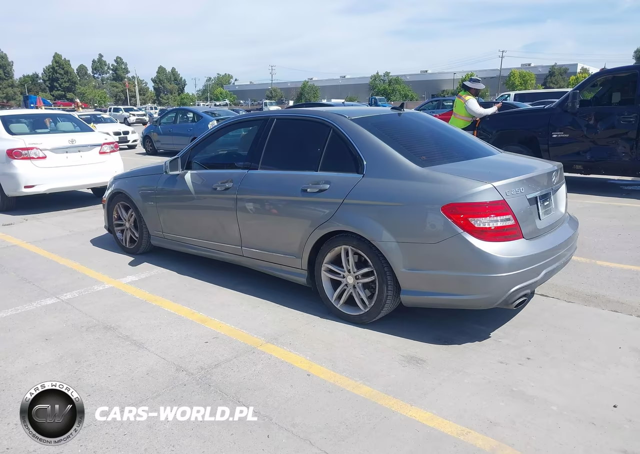 2012 Mercedes-Benz C 250 Sport VIN:WDDGF4HB3CR208339 - 3