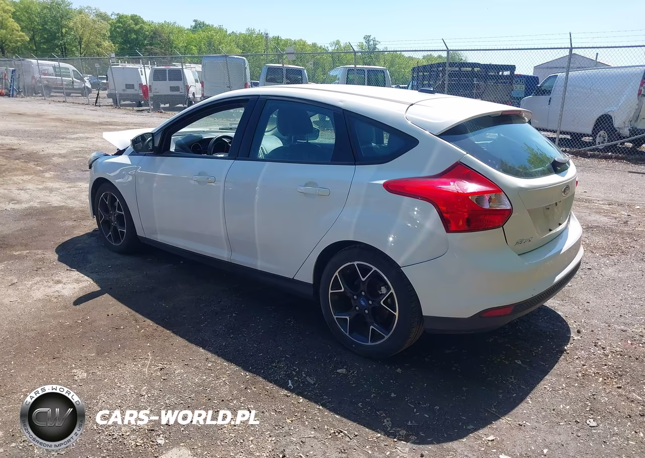 2013 Ford Focus Se VIN:1FADP3K22DL136525 - 3