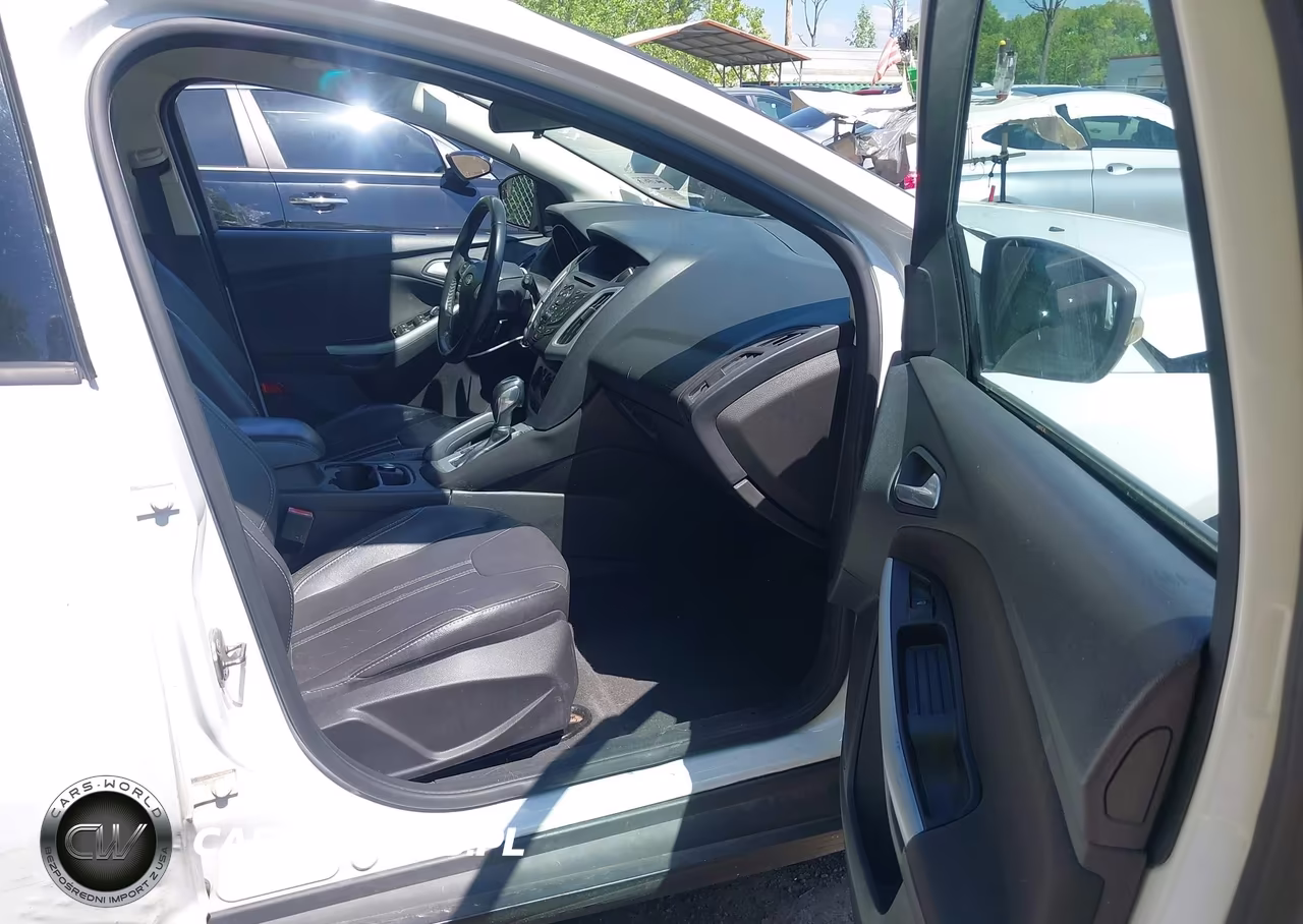 2013 Ford Focus Se VIN:1FADP3K22DL136525 - 5