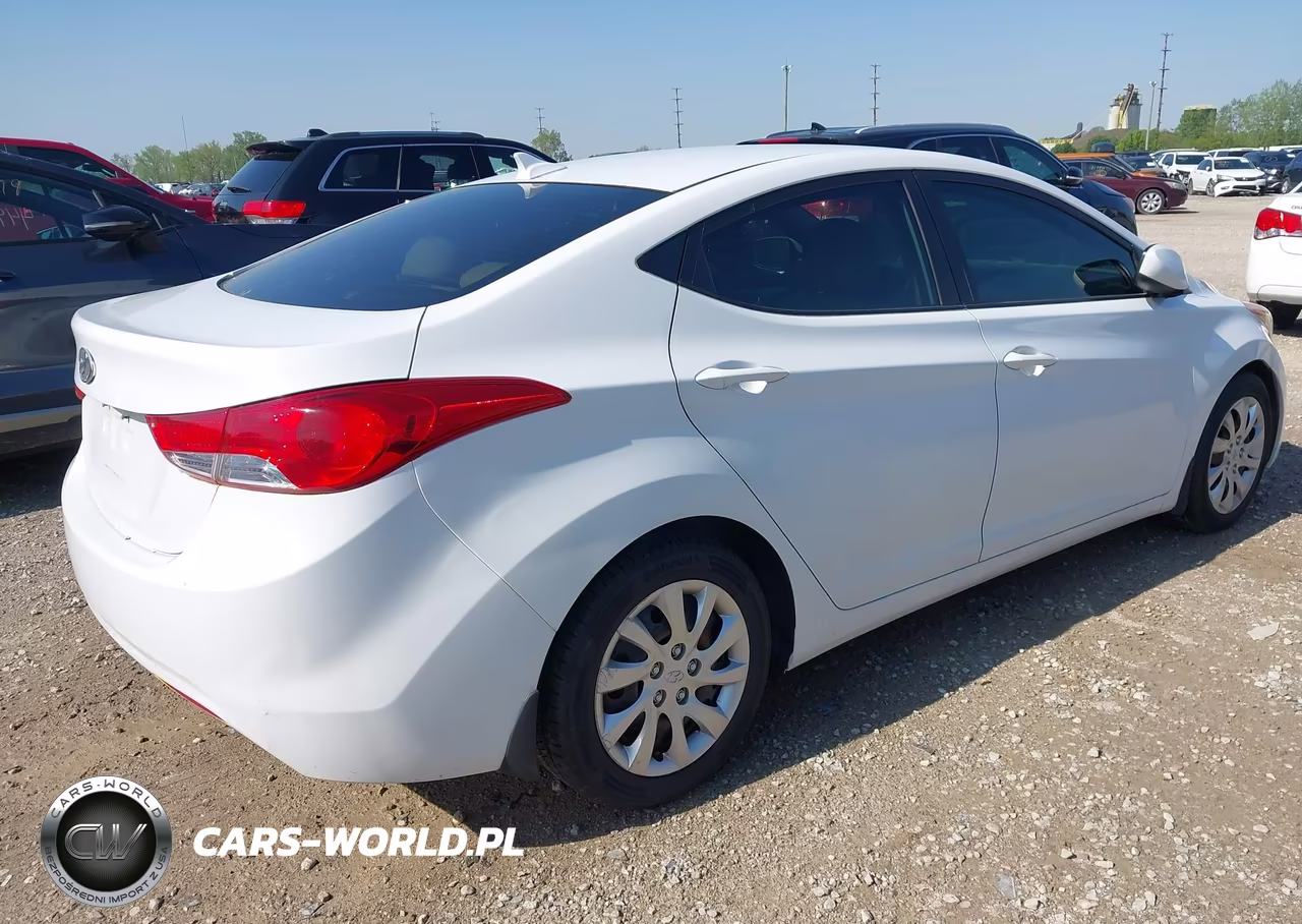 2013 Hyundai Elantra Gls VIN:5NPDH4AE6DH169721 - 4