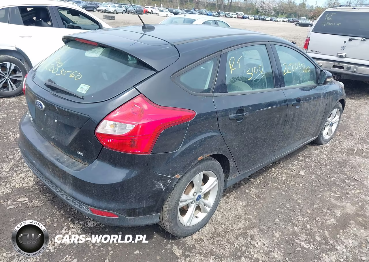 2014 Ford Focus Se VIN:1FADP3K21EL377364 - 4