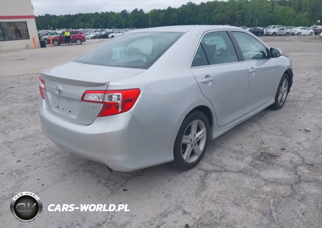2014 Toyota Camry Se VIN:4T1BF1FK5EU846013 - 4