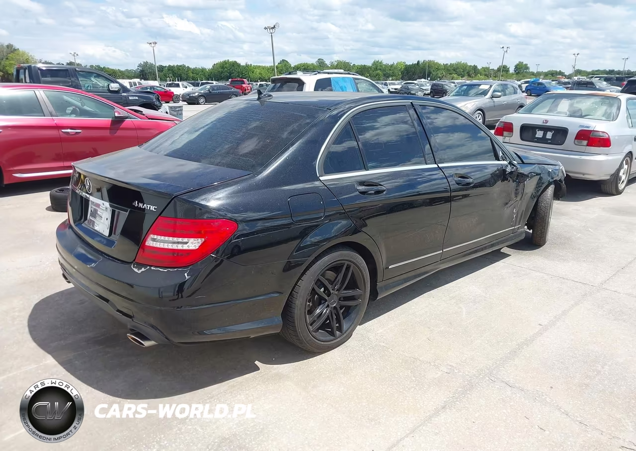 2012 Mercedes-Benz C 300 Sport 4Matic VIN:WDDGF8BB0CR229181 - 4