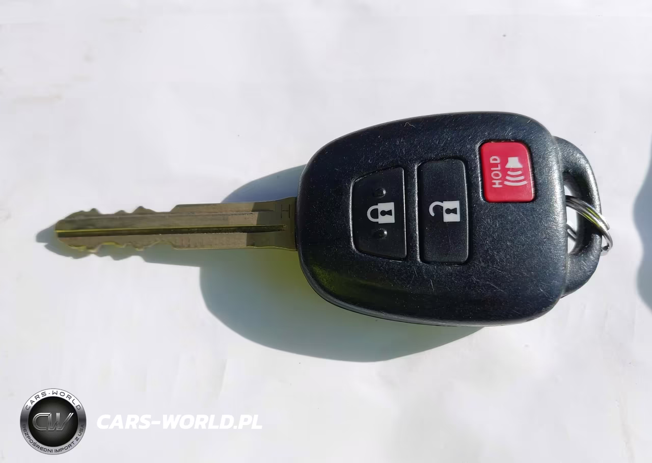 2016 Toyota Prius C Two VIN:JTDKDTB32G1125348 - 11
