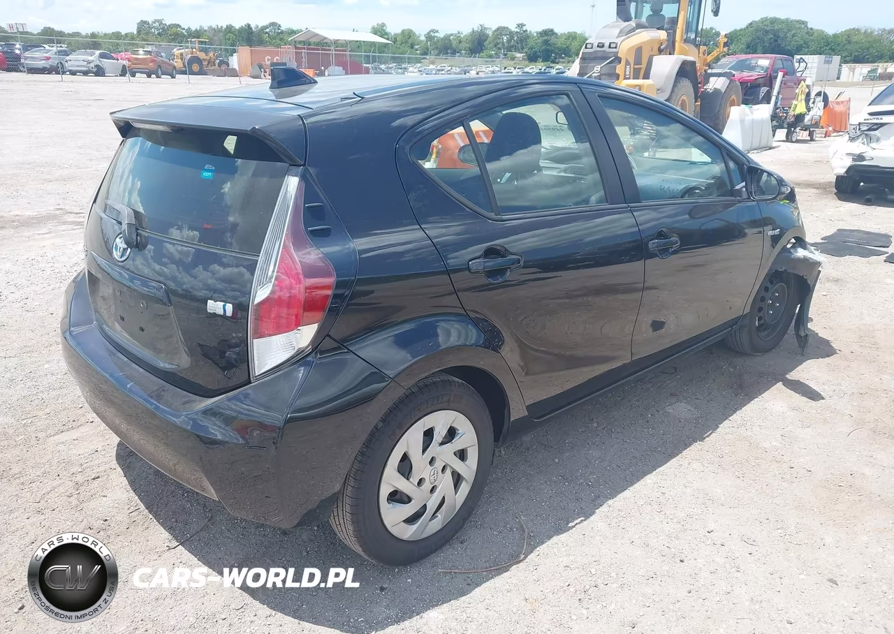 2016 Toyota Prius C Two VIN:JTDKDTB32G1125348 - 4