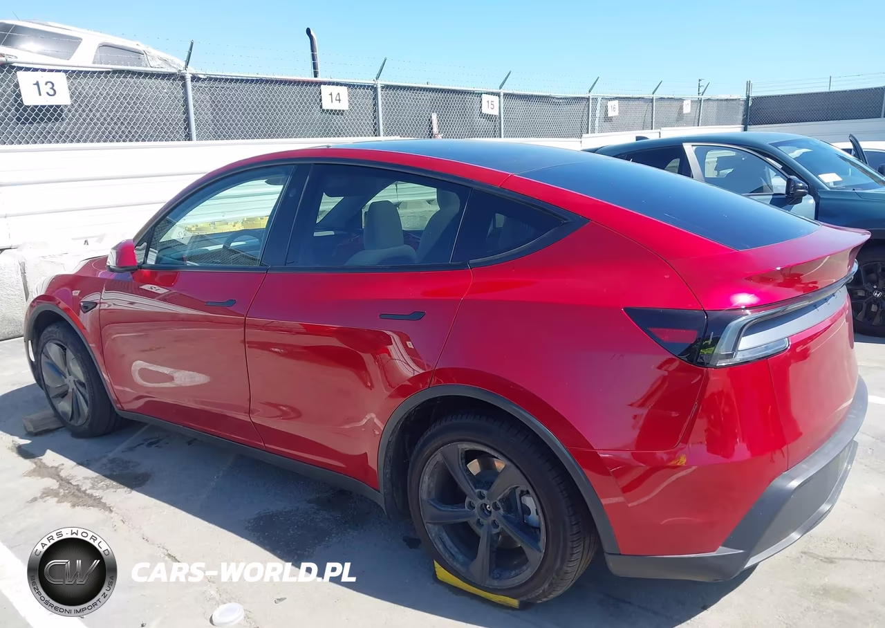 2026 Tesla Model Y Premium Rear-Wheel Drive-Standard Rear-Wheel Drive VIN:7SAYGDED2TF518234 - 13