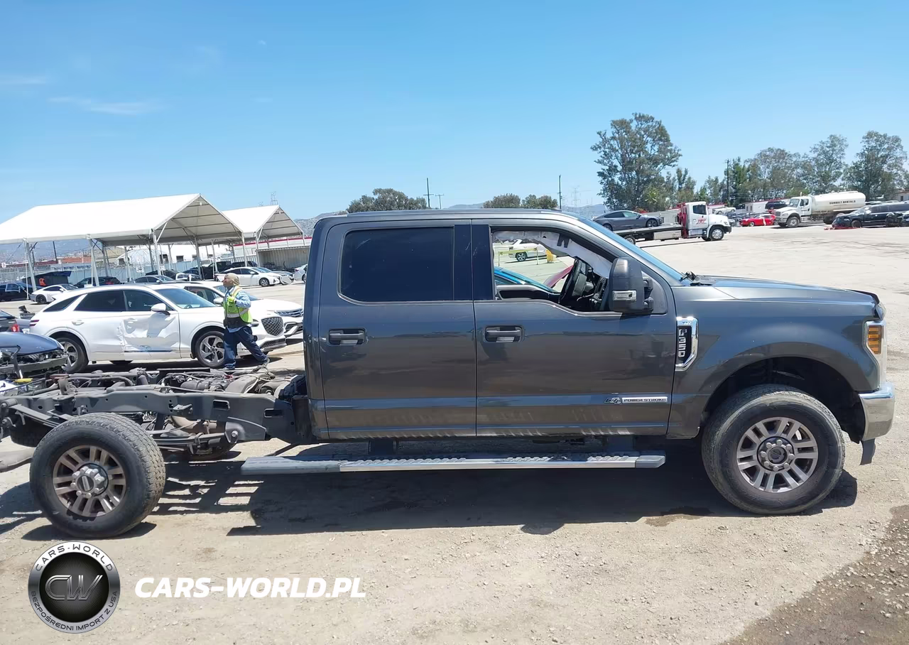 2018 Ford F-350 Xlt VIN:1FT8W3BT4JEB11293 - 13