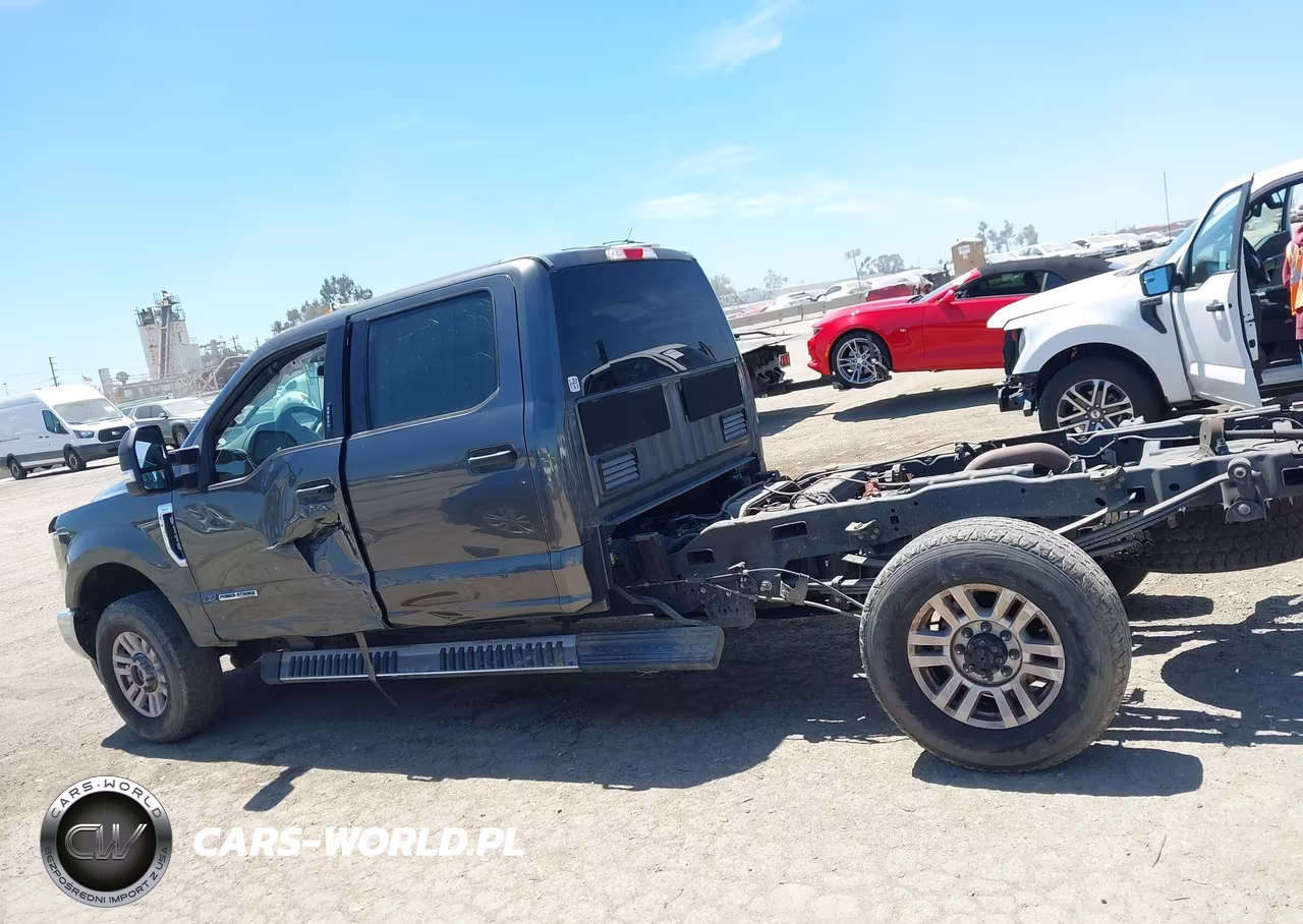 2018 Ford F-350 Xlt VIN:1FT8W3BT4JEB11293 - 14