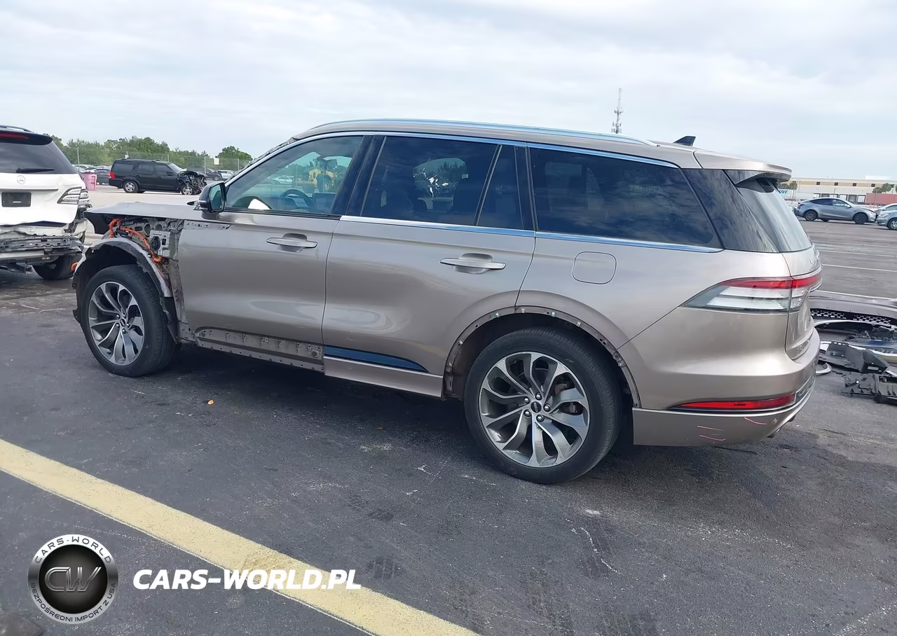 2021 Lincoln Aviator Grand Touring VIN:5LMYJ8XYXMNL02441 - 3