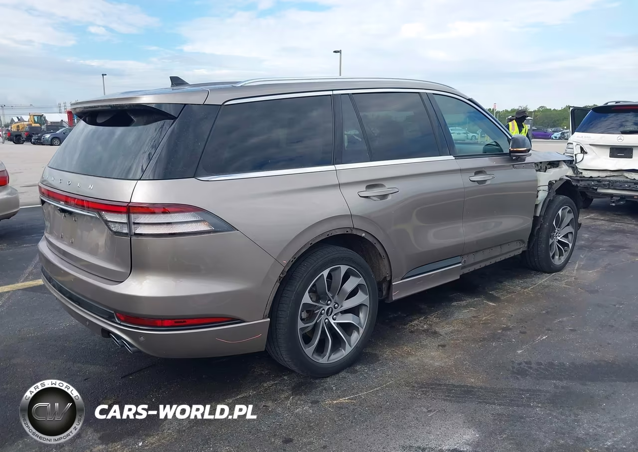 2021 Lincoln Aviator Grand Touring VIN:5LMYJ8XYXMNL02441 - 4