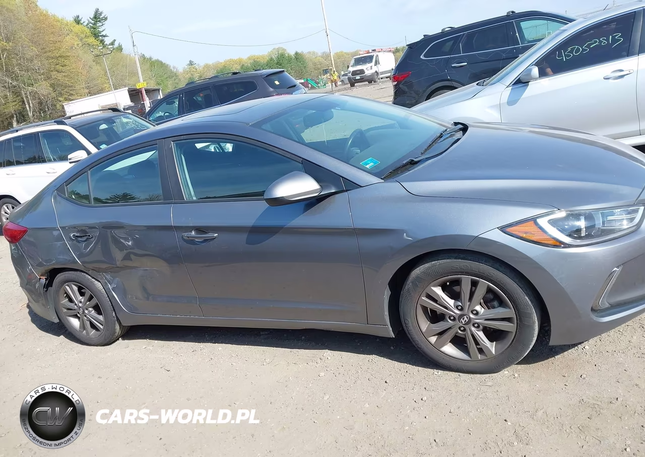 2018 Hyundai Elantra Value Edition VIN:5NPD84LF1JH264365 - 13