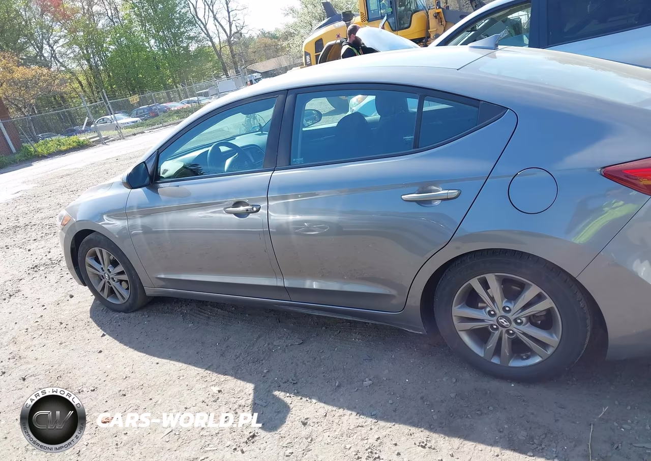 2018 Hyundai Elantra Value Edition VIN:5NPD84LF1JH264365 - 14