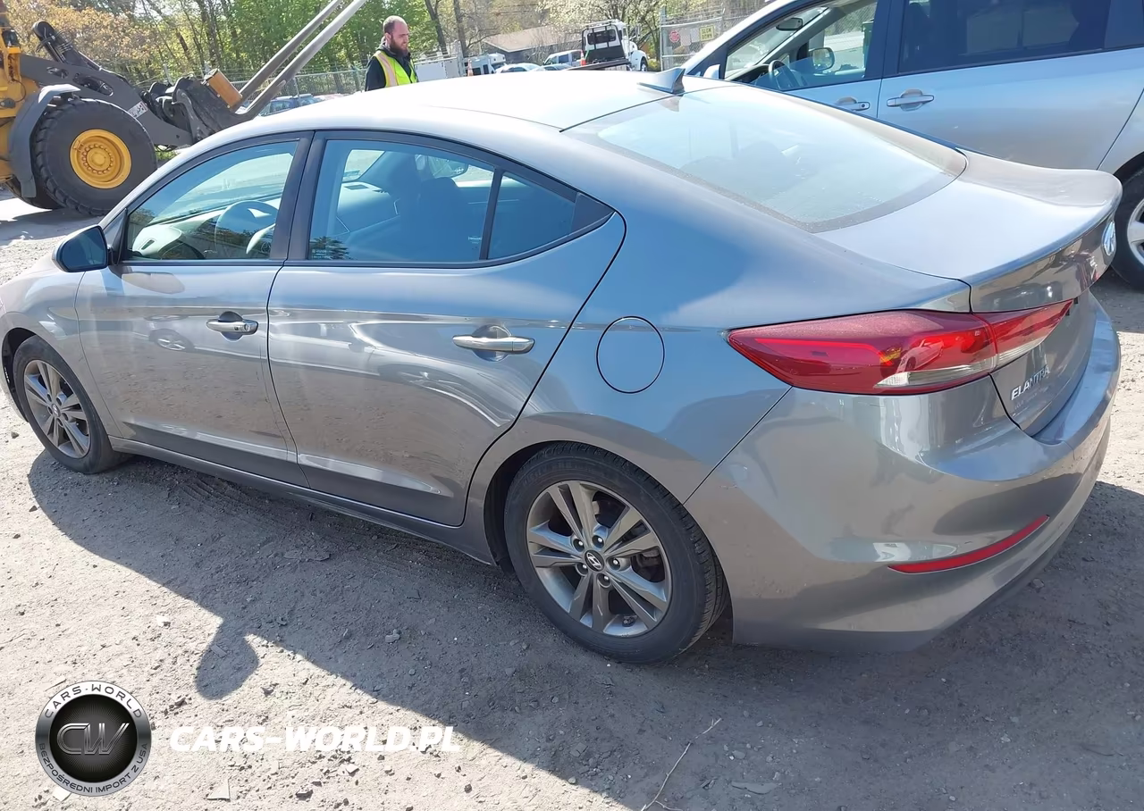 2018 Hyundai Elantra Value Edition VIN:5NPD84LF1JH264365 - 3